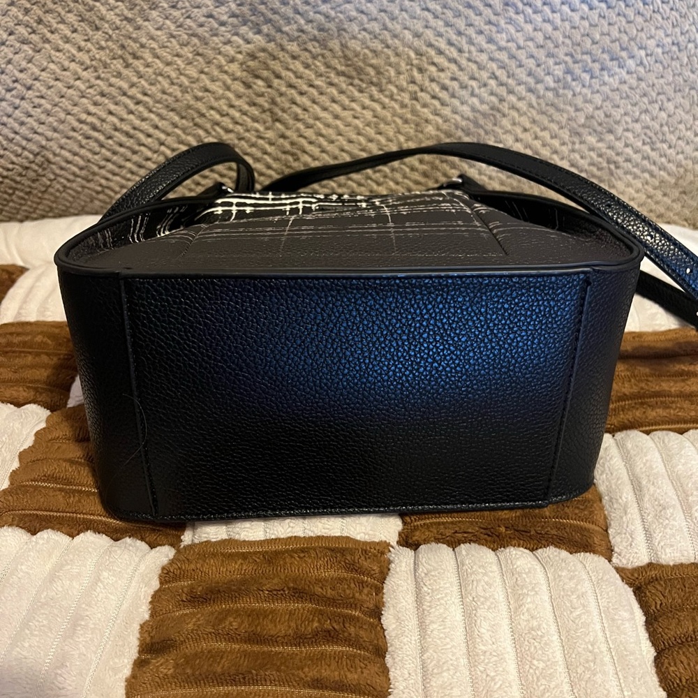 Calvin Klein Estelle Black and White Leather Satchel NWTS! - Picture 5 of 9